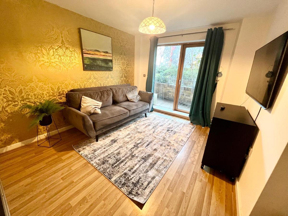לונדון 2 Bedroom Apartment Near Olympic Park With Free Parking מראה חיצוני תמונה