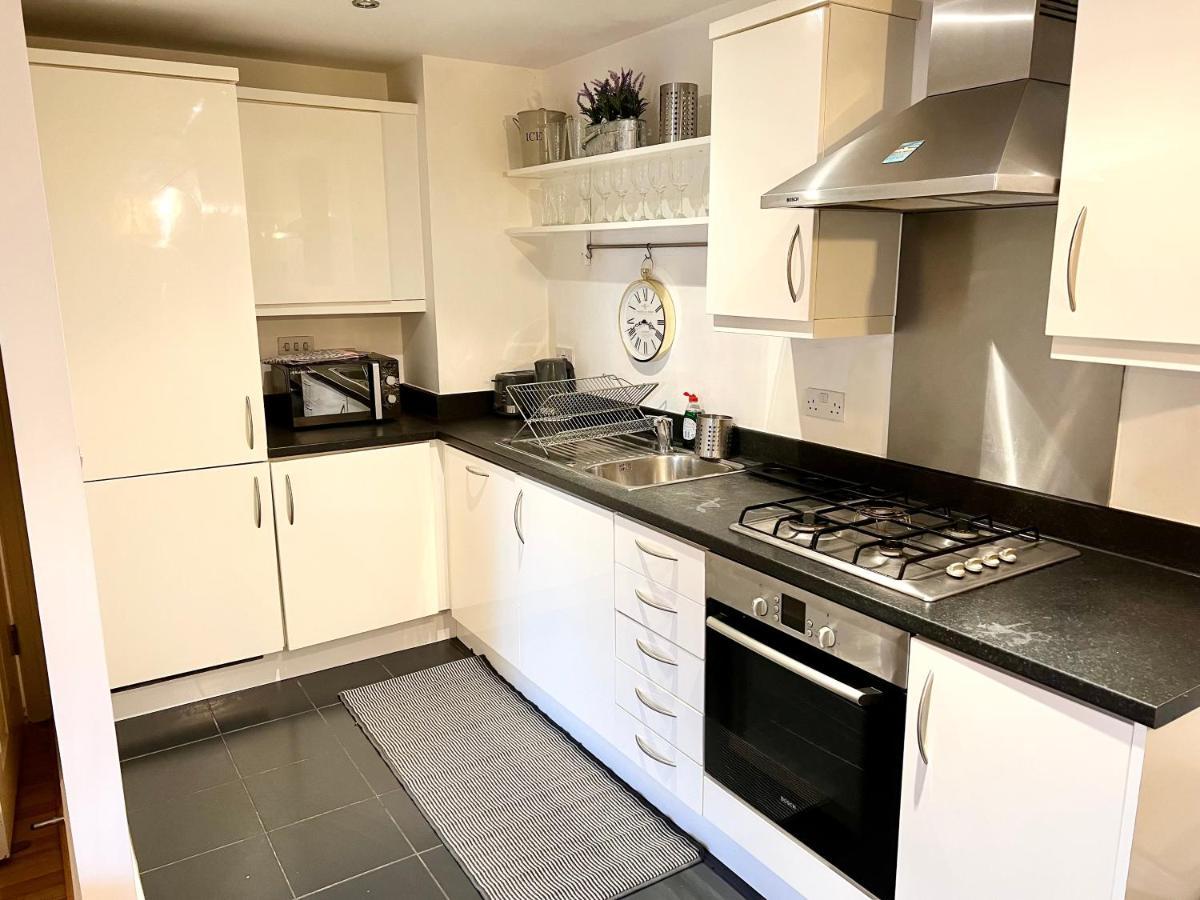 לונדון 2 Bedroom Apartment Near Olympic Park With Free Parking מראה חיצוני תמונה