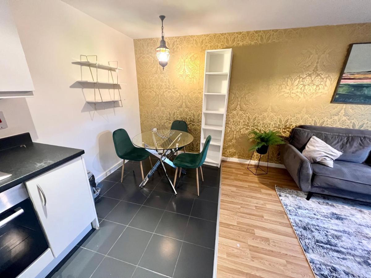 לונדון 2 Bedroom Apartment Near Olympic Park With Free Parking מראה חיצוני תמונה