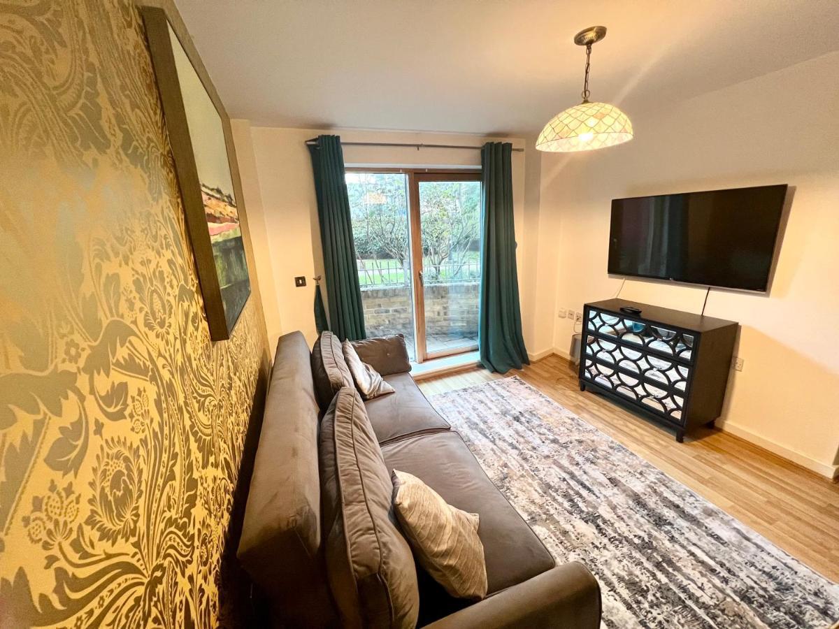 לונדון 2 Bedroom Apartment Near Olympic Park With Free Parking מראה חיצוני תמונה