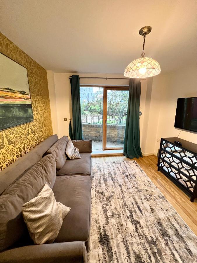 לונדון 2 Bedroom Apartment Near Olympic Park With Free Parking מראה חיצוני תמונה
